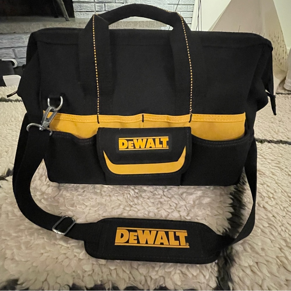 DEWALT 16" Tradesman's Tool Bag.
